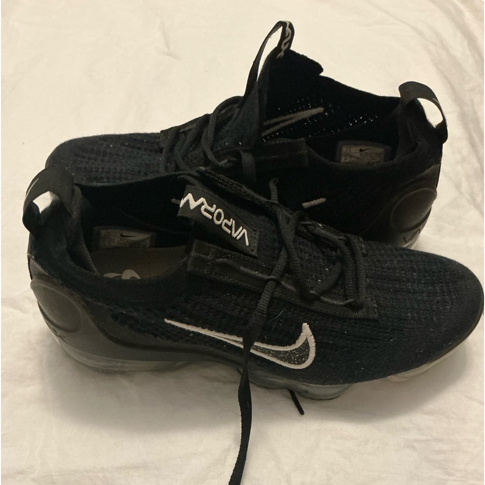 Vapor Max Nike shoes for women size 7.5 barely used no stains or anything